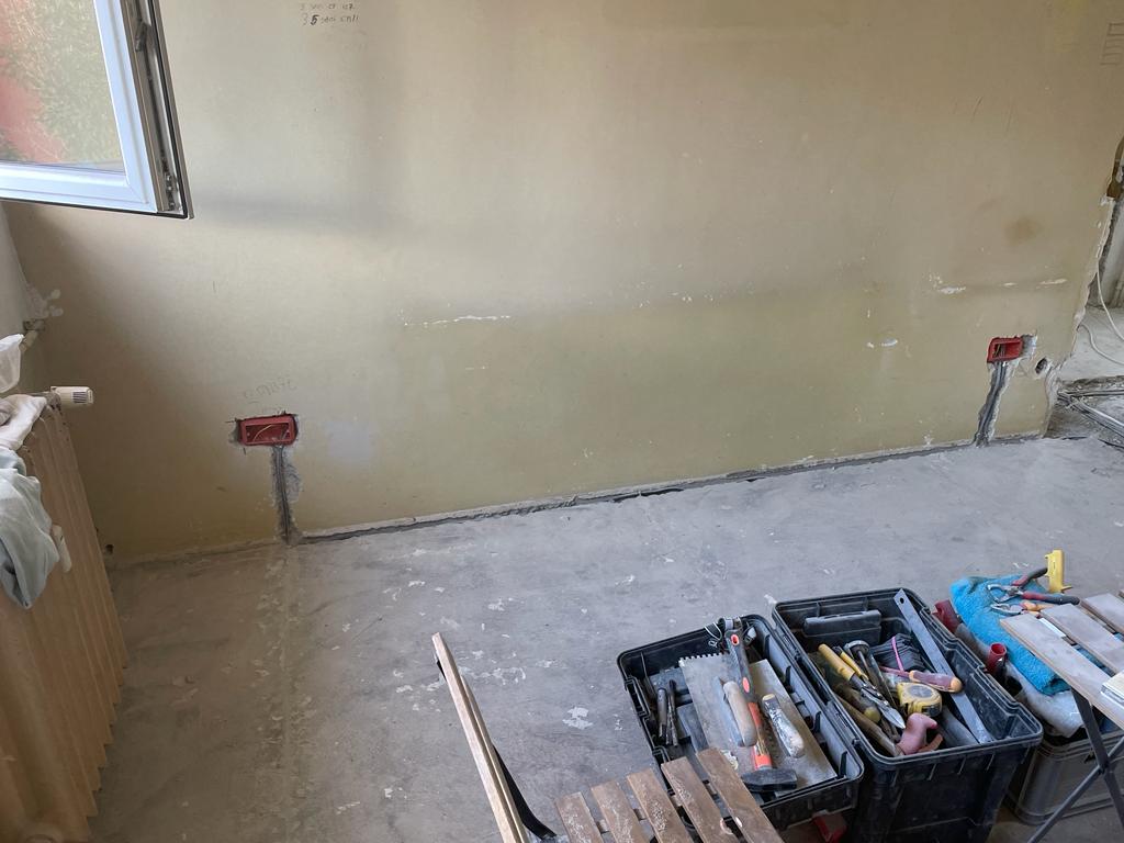 Firma-instalatii-electrice-mamopera-2024 | Firmă Renovări Interioare Apartamente | Amenajări Interioare București | Zugrăveli Interioare
