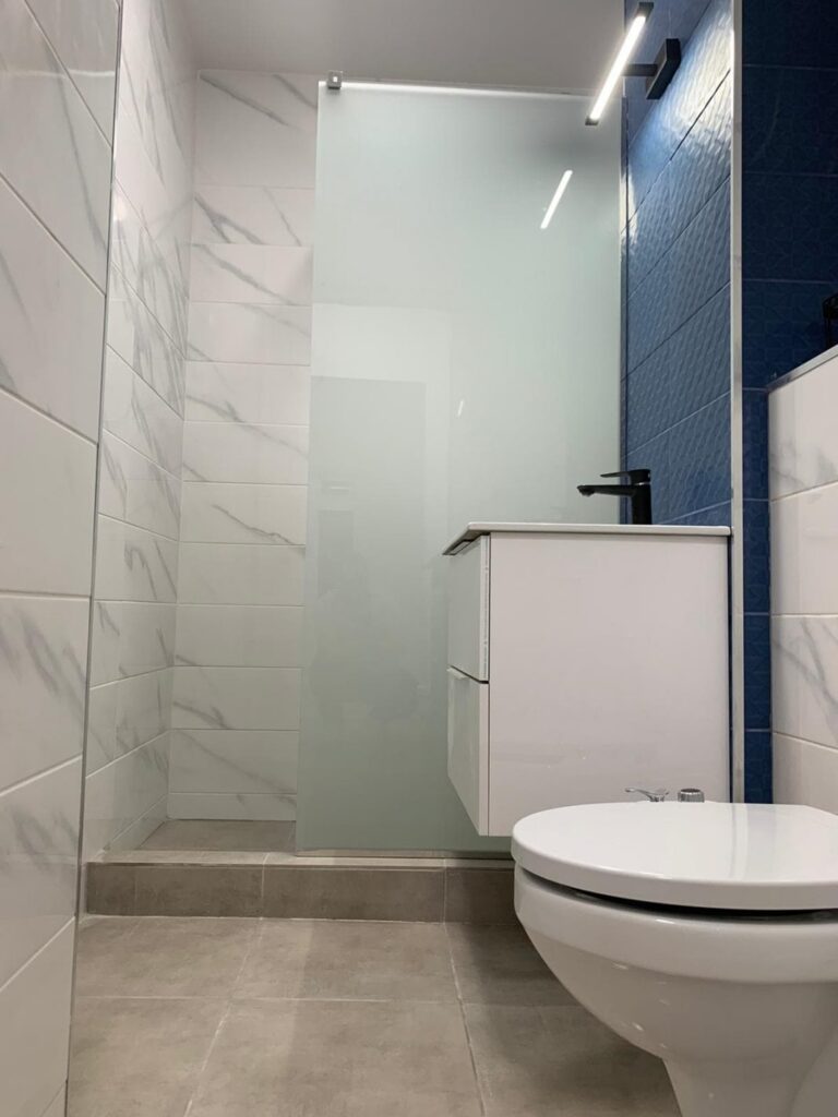 Firma-renovare-baie-2024 | Firmă Renovări Interioare Apartamente | Amenajări Interioare București | Zugrăveli Interioare