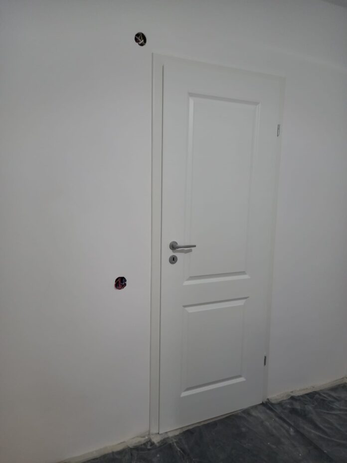 Montarea ușilor de interior preturi | Renovare apartament