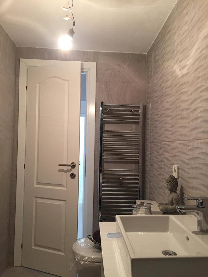 modele-usi-baie-si-montaj-pret-2018 | Firmă Renovări Interioare Apartamente | Amenajări Interioare București | Zugrăveli Interioare