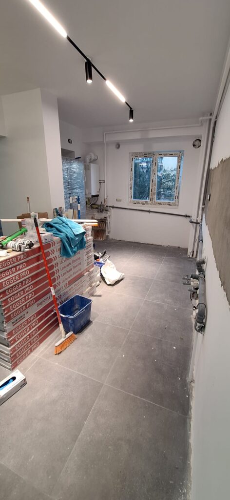 Renovare-aproape-finala-apartament-3-camere | Firmă Renovări Interioare Apartamente | Amenajări Interioare București | Zugrăveli Interioare