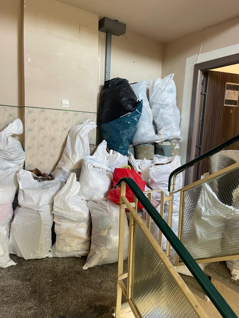 Echipa renovare apartament 4 camere | Firmă Renovări Interioare Apartamente | Amenajări Interioare București | Zugrăveli Interioare Echipa renovare apartament 4 camere